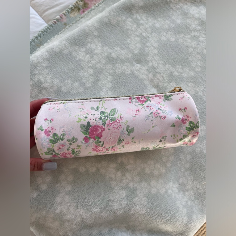 Floral makeup pouch